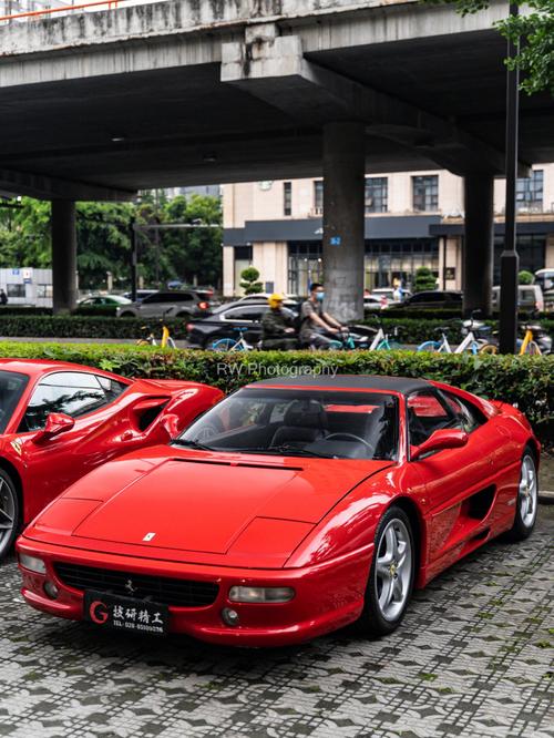 法拉利f355 1996年的法拉利F355GTS