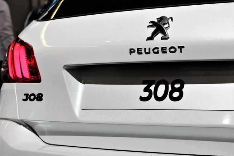 peugeot 发音