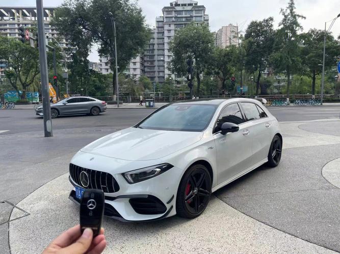 奔驰a45amg报价 奔驰A级AMG2020款5座落地需要多少钱奔驰A级AMG官方价