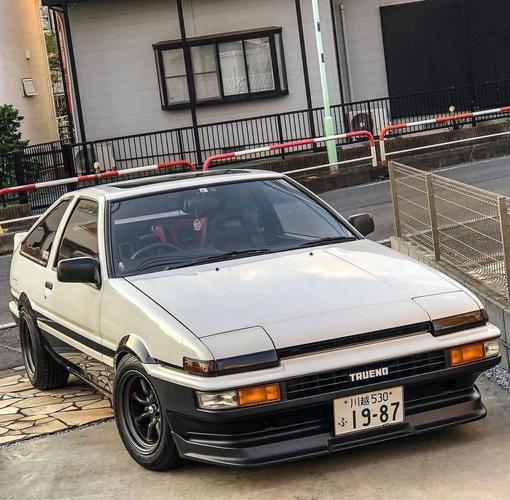 丰田AE86多少钱一辆