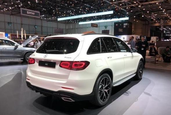 glc400奔驰价格 起售价约49.7万元