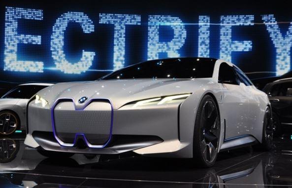 宝马i4概念车 宝马i4纯电动概念车全球首发,WLTP续航600km,2021年量产