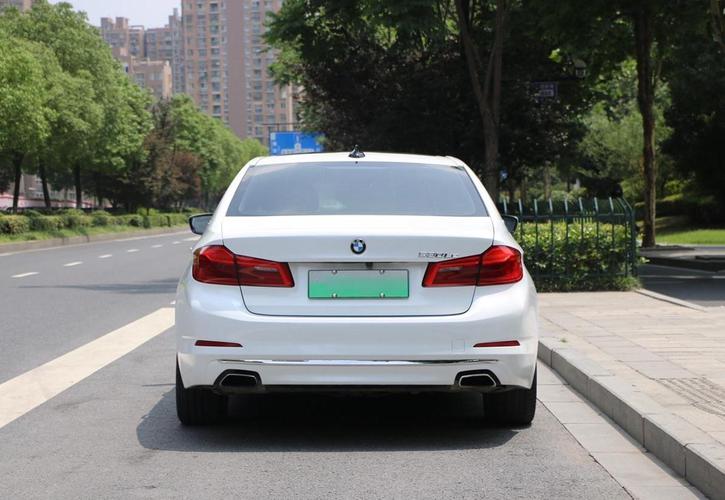 bmw5系新能源 宝马5系新能源有哪些优势性价比如何值得入手吗