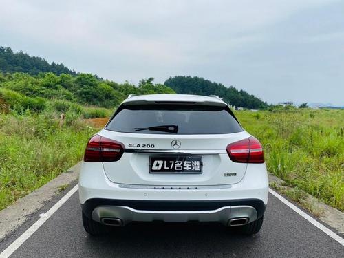 奔驰suv小型女士 买奔驰suv220和suv200哪一款最适合女性开