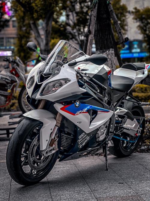 bmws1000rr(宝马s1000rr适合新手吗)