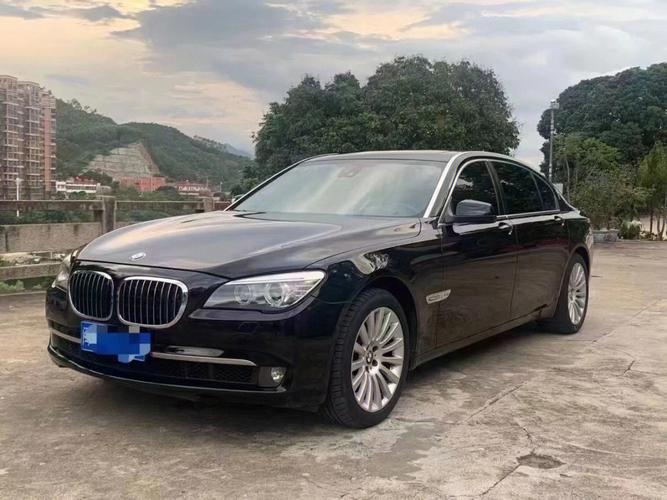 2013款宝马760li(宝马760v12顶配多少排量老款)