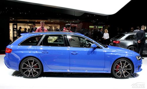 奥迪rs4avant(新款奥迪RS4 Avant消息 预售82万起)