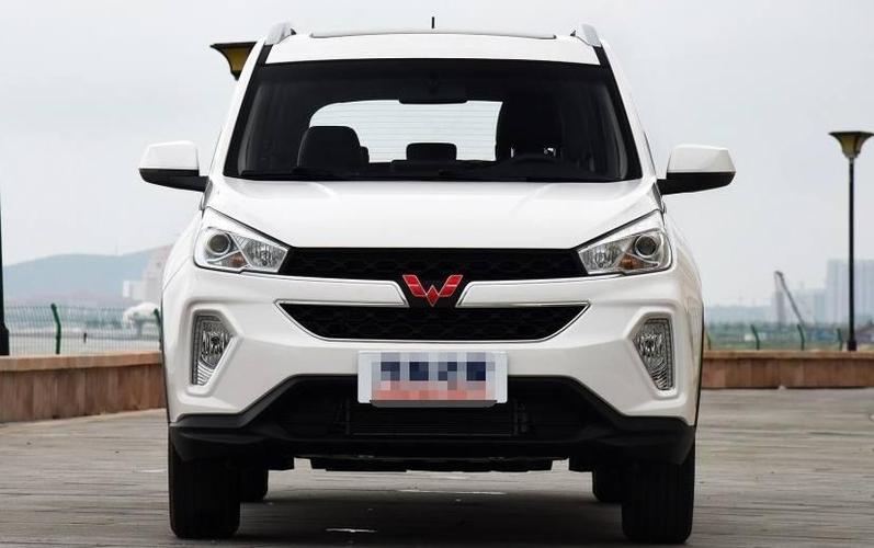 五菱宏光suv7座多少钱(五菱宏光7座suv多少钱一辆)