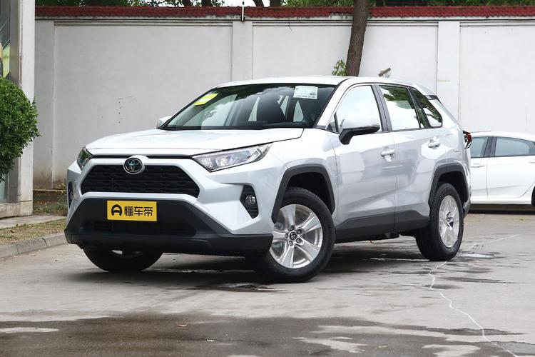 丰田rav4荣放双擎(买一台丰田RAV4荣放双擎,得花多少钱用车成本又是多少)