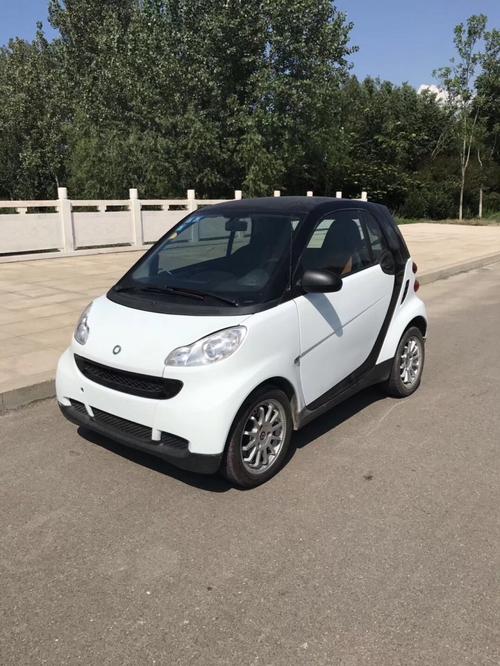 奔驰小电车smart(奔驰小型车smart现在多少钱)