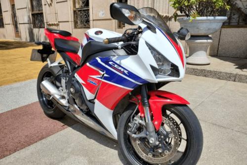 cbr1000rr价格 本田cbr1000rr摩托车现在多少钱