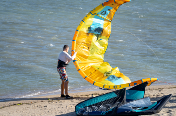 风筝冲浪汽车品牌 风筝冲浪和冲浪区别