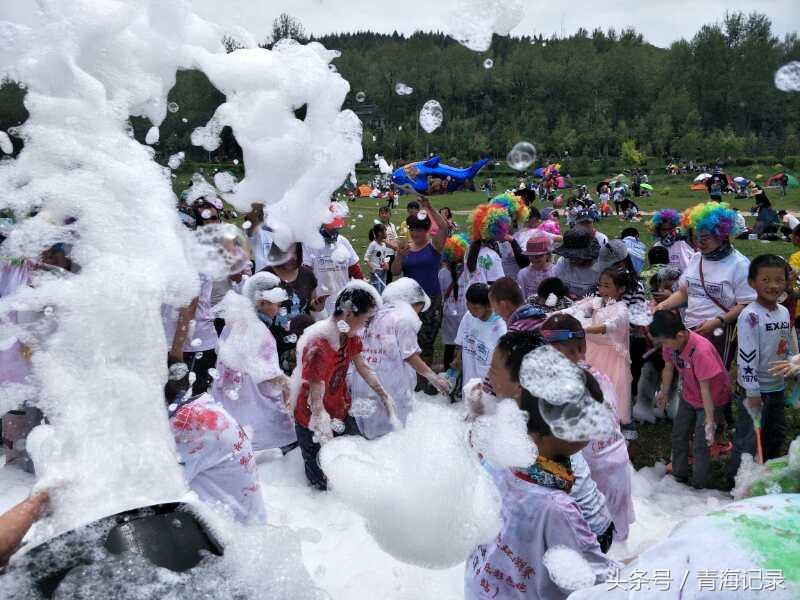 运动彩色汽车品牌，为驾驶者带来无尽激情与活力