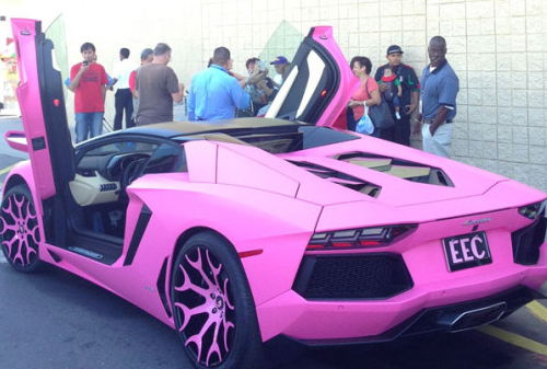 粉色高端汽车品牌——绽放的奢华与优雅
