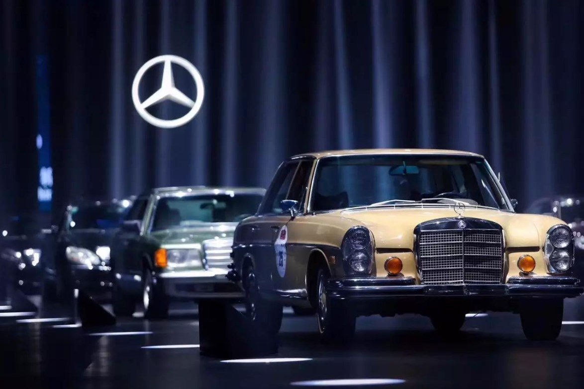 德国奔驰汽车品牌，经典与创新的完美结合