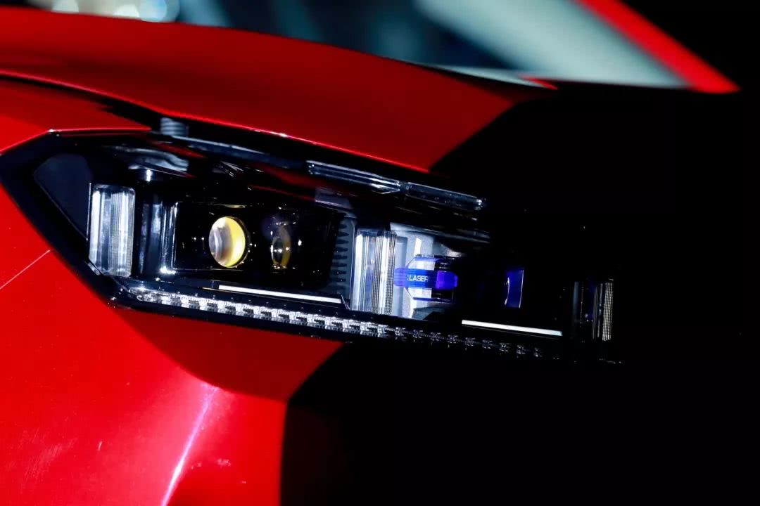 汽车品牌独特车灯，照亮驾驶者的未来之路