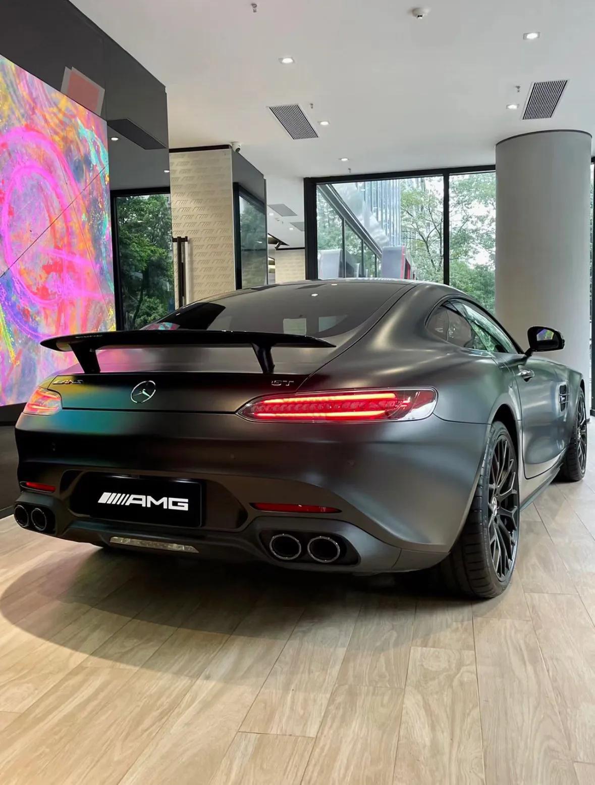 豪华与性能的完美结合——奔驰AMG GT