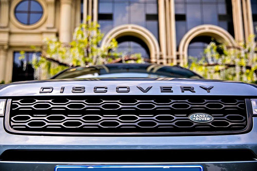 Discover the Unforgettable Adventure with Land Rover - A Masterpiece of Automotive Excellence