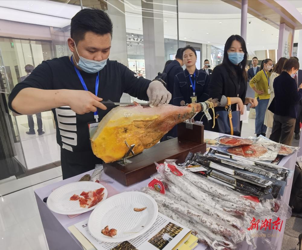 法国汽车品牌繁多，从豪华品牌到实用性家用车，琳琅满目。在这篇文章中，我们将详细介绍法国汽车品牌的代表，以及它们各自的特点和优势。