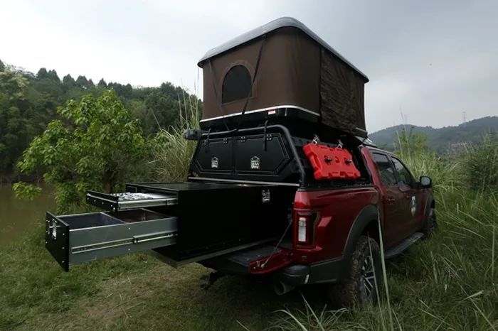 探索未知领域，一次豪华汽车的神秘之旅