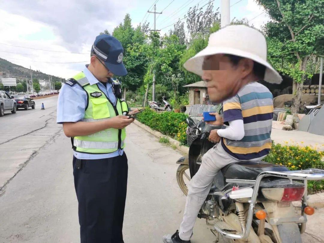 全球知名汽车品牌中的头盔文化，以安全为先，引领行业新风尚