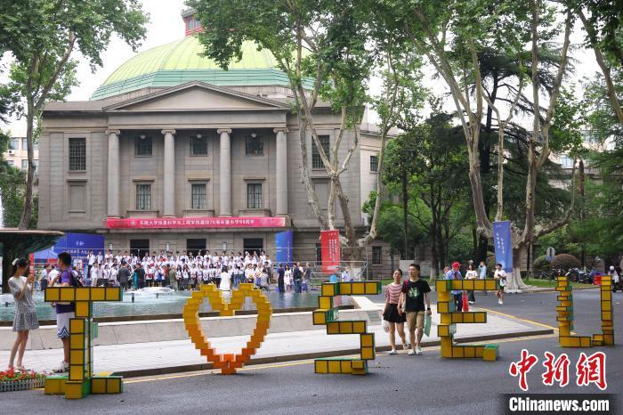 东南汽车品牌标志，传承与创新并进的汽车制造之旅