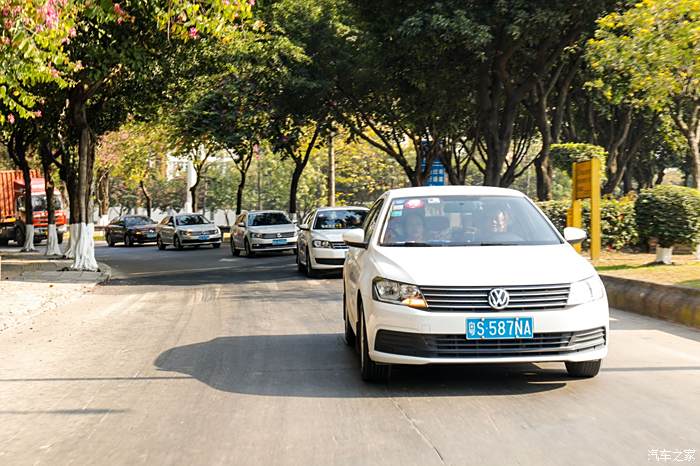 广东街拍，探寻城市街头的汽车品牌风景线