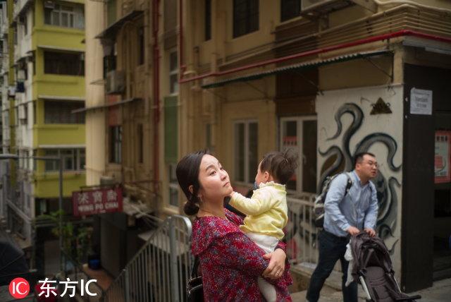 香港街头怀旧汽车品牌，回忆经典，品味岁月