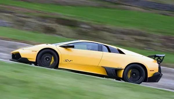 Lamborghini:奢华与激情的代表，一款永不过时的超级跑车