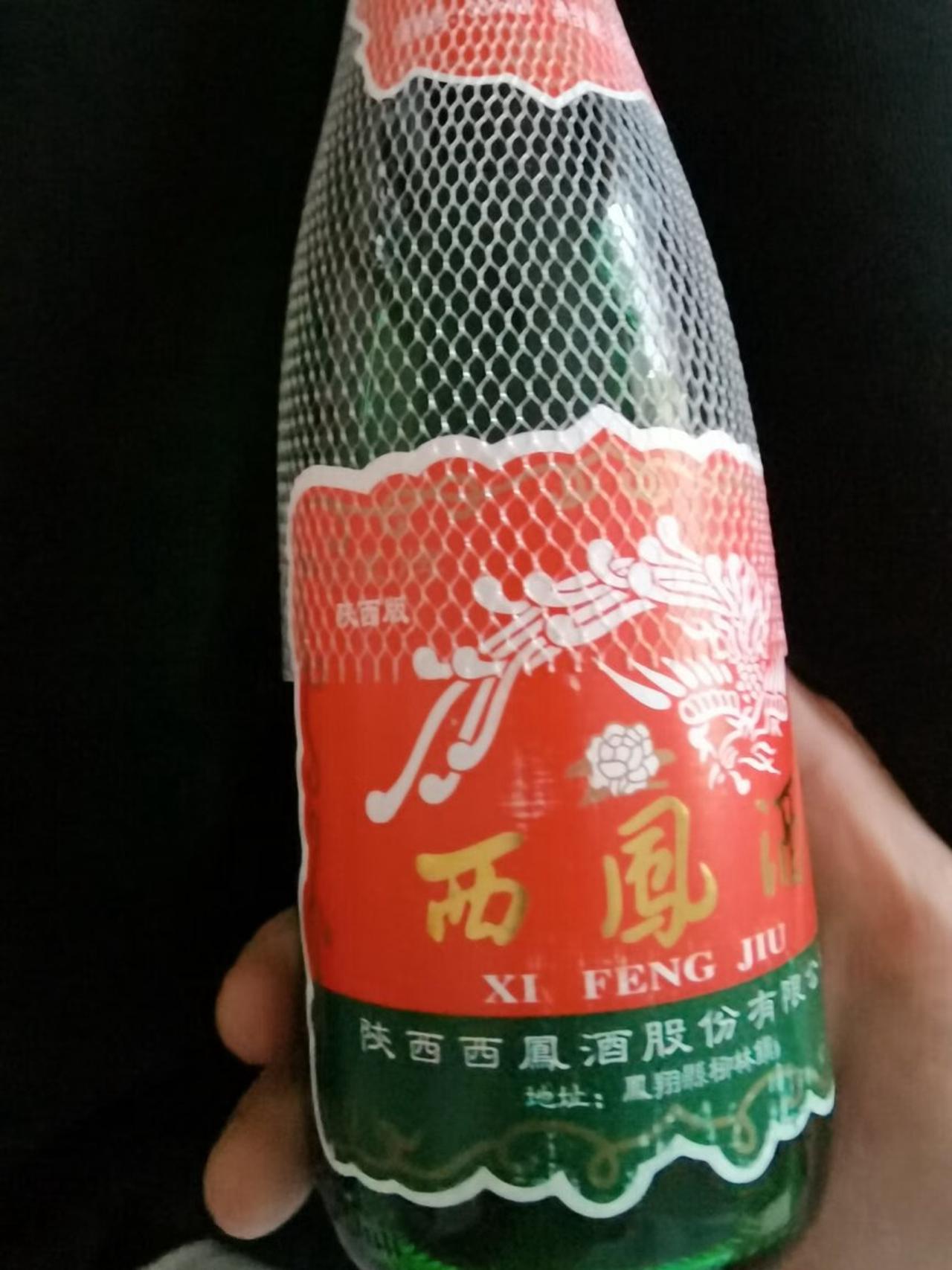 汽车品牌贴牌图片，了解汽车行业的贴牌文化